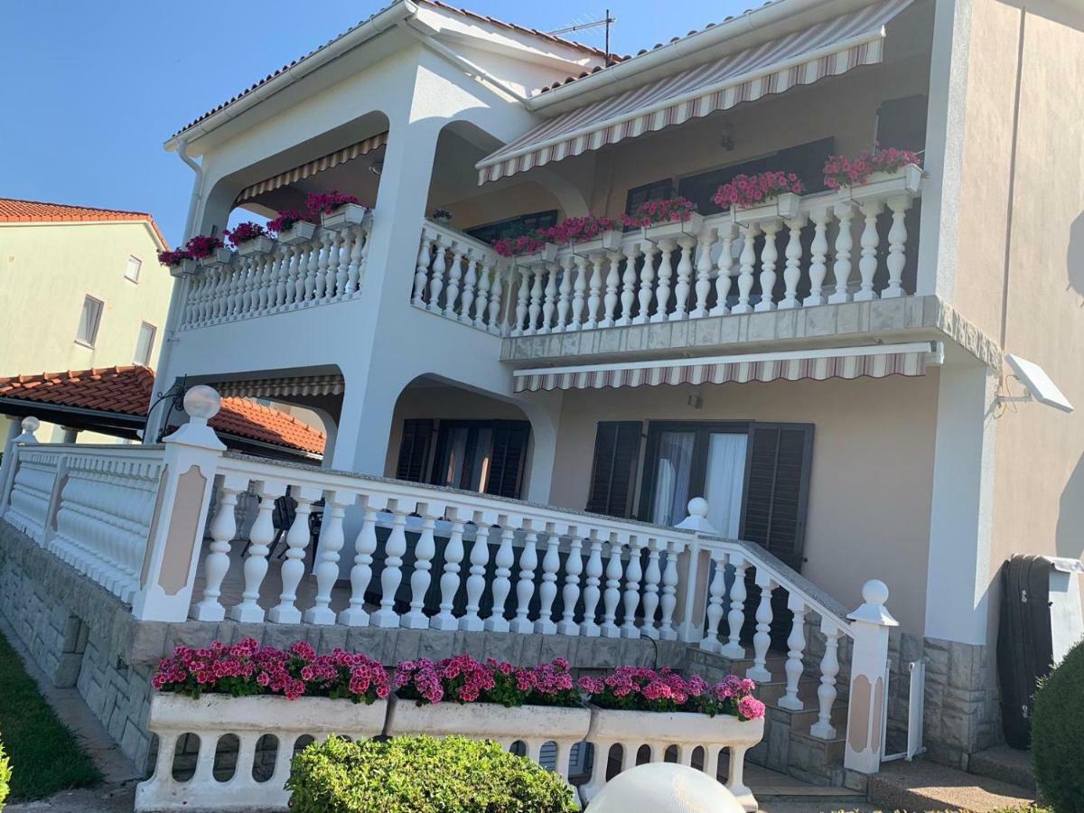 Apartment Smilja Malinska Ngoại thất bức ảnh