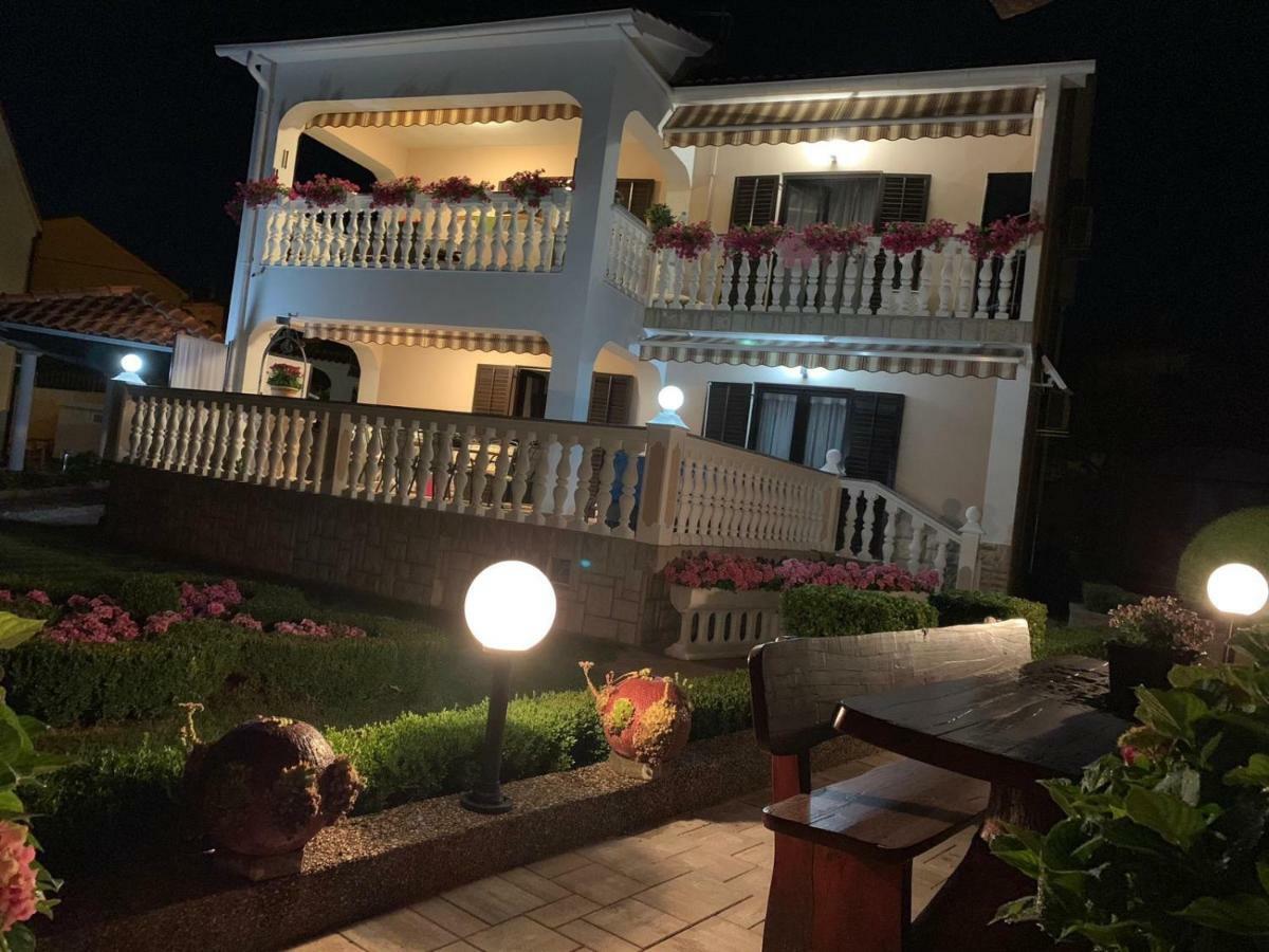 Apartment Smilja Malinska Ngoại thất bức ảnh